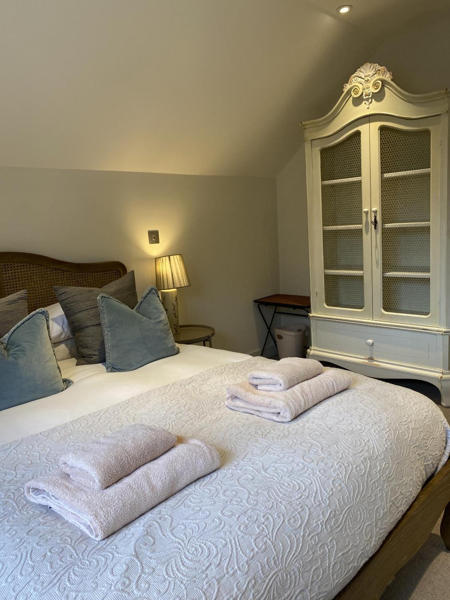 Walcot Yard With Parking, Bath Keys Apartment Bagian luar foto