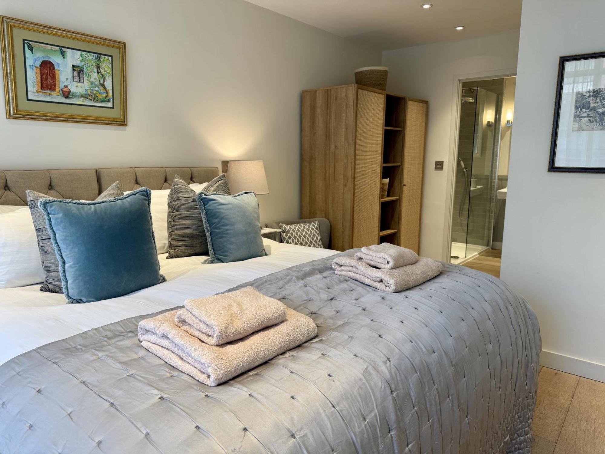Walcot Yard With Parking, Bath Keys Apartment Bagian luar foto